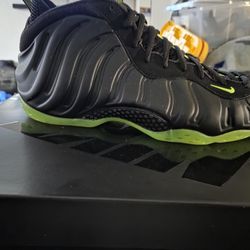Nike Foamposit Size 13
