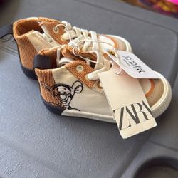 Winne The Pooh Shoes (Cash Only) Size 5 1/2