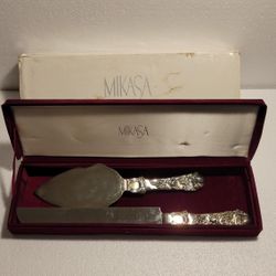 Vintage Mikasa Silver-Plated Cake Knife & Server Set In Its original Velvet-Lined Box. 