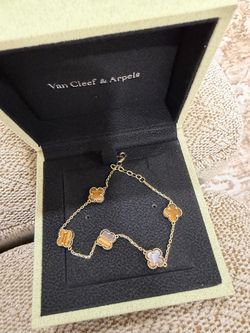 Van Cleef Design 14k Bracelet