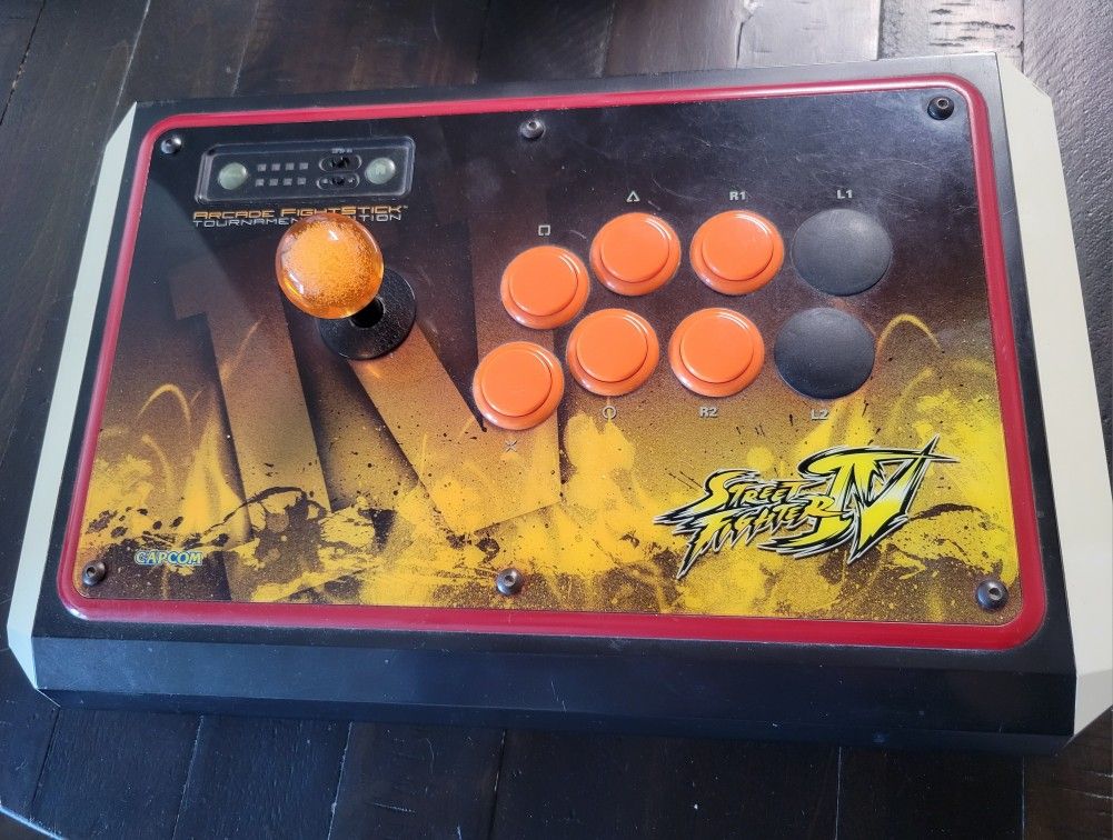 Madcatz Street Fighter 4 Tournament Edition Fightstick For PS3