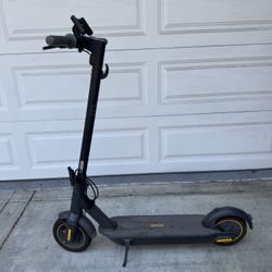 JUNK Segway Ninebot Max G30P Electric Scooter - Not Working