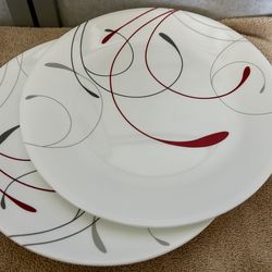 2 Corelle Plates