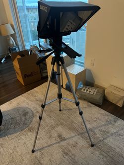 Teleprompter with Adjustable Tripod