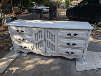 Beautiful Dixie Brand Solid Wood Bedroom Set — Vintage Charm with Timeless Craftsmanship