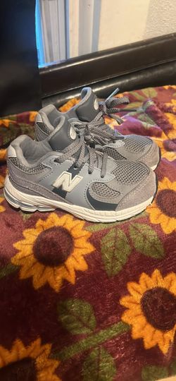 New balance shoes 8c