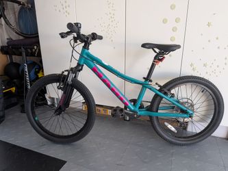 Haro bike 20" kids Excellent condition