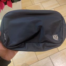 Lululemon Everywhere Belt Bag Black 🖤