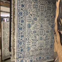 Area Rug 5’3”x7’5”