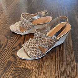 Women’s/ladies Kelly & Katie gold/metallic wedge sandals, size 10  BRAND NEW