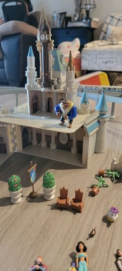 4 items together Disney !!