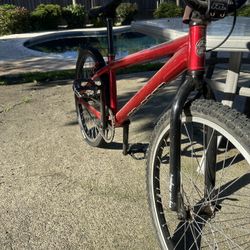 Redline 24” Bike. Super Light Weight.