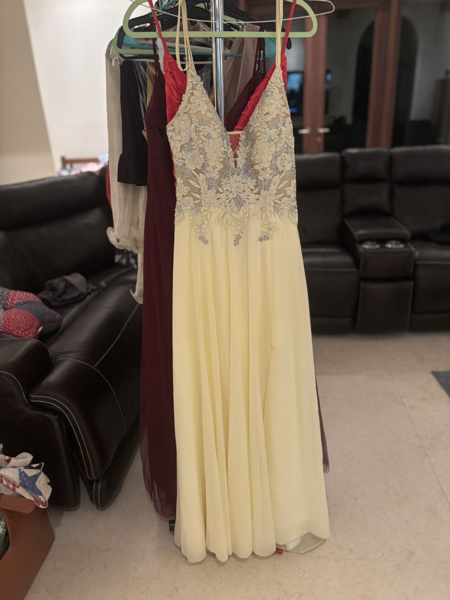 WORN ONCE Xscape Yellow Evening Gown Formal Gown Prom Dress Size 6