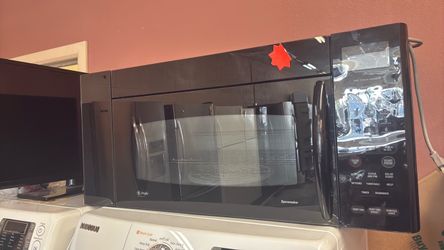 Nice like new GE microwave