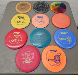 11 vintage disc / Frisbee Golf Frisbees