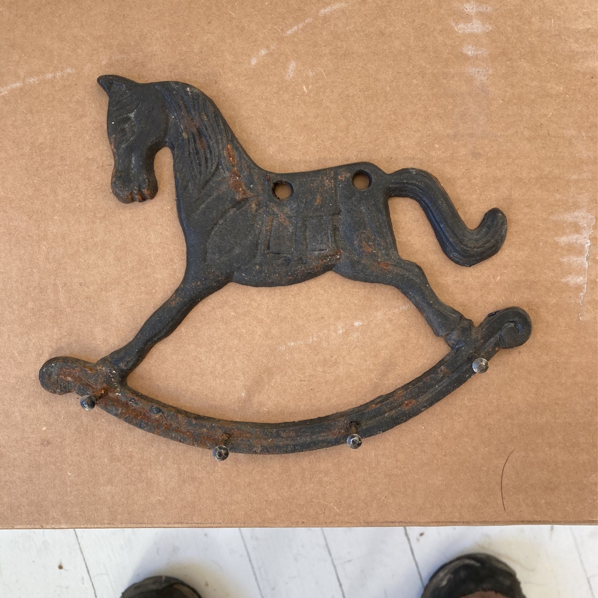 Metal horse hook