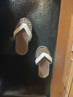 Flip Flop Leather Left magnet