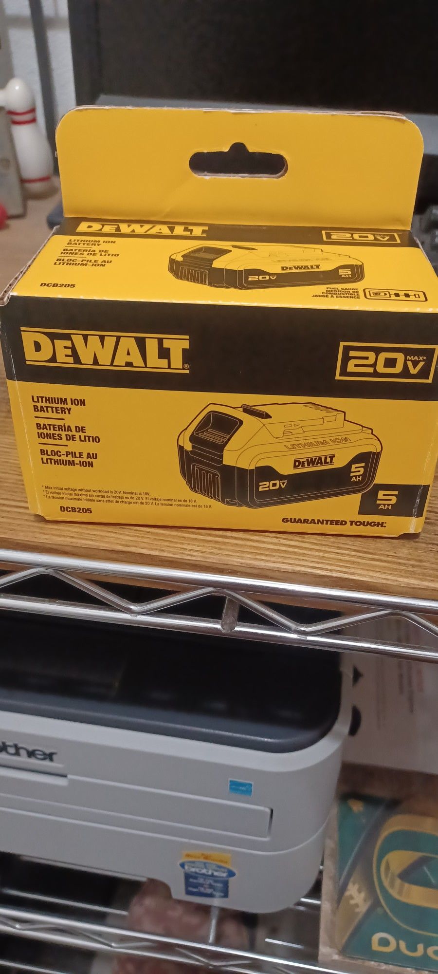 New DeWalt DCB205 20V Max 5.0Ah Lithium Ion Battery