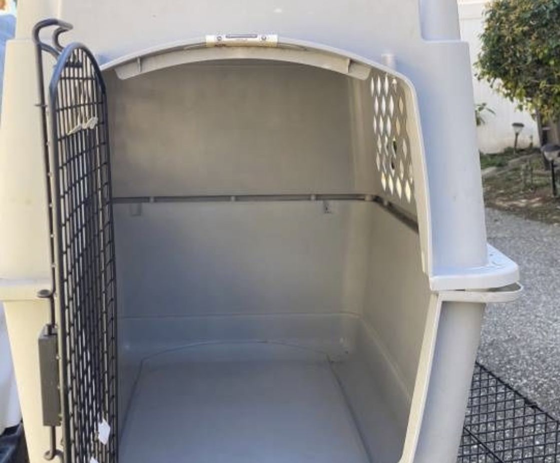 PET ANIMAL KENNEL TRANSPORTER - MEDIUM 36 L X 25 W X 27 H 