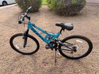Huffy Trail Runner Womens 24” Aqua Mountain Bike