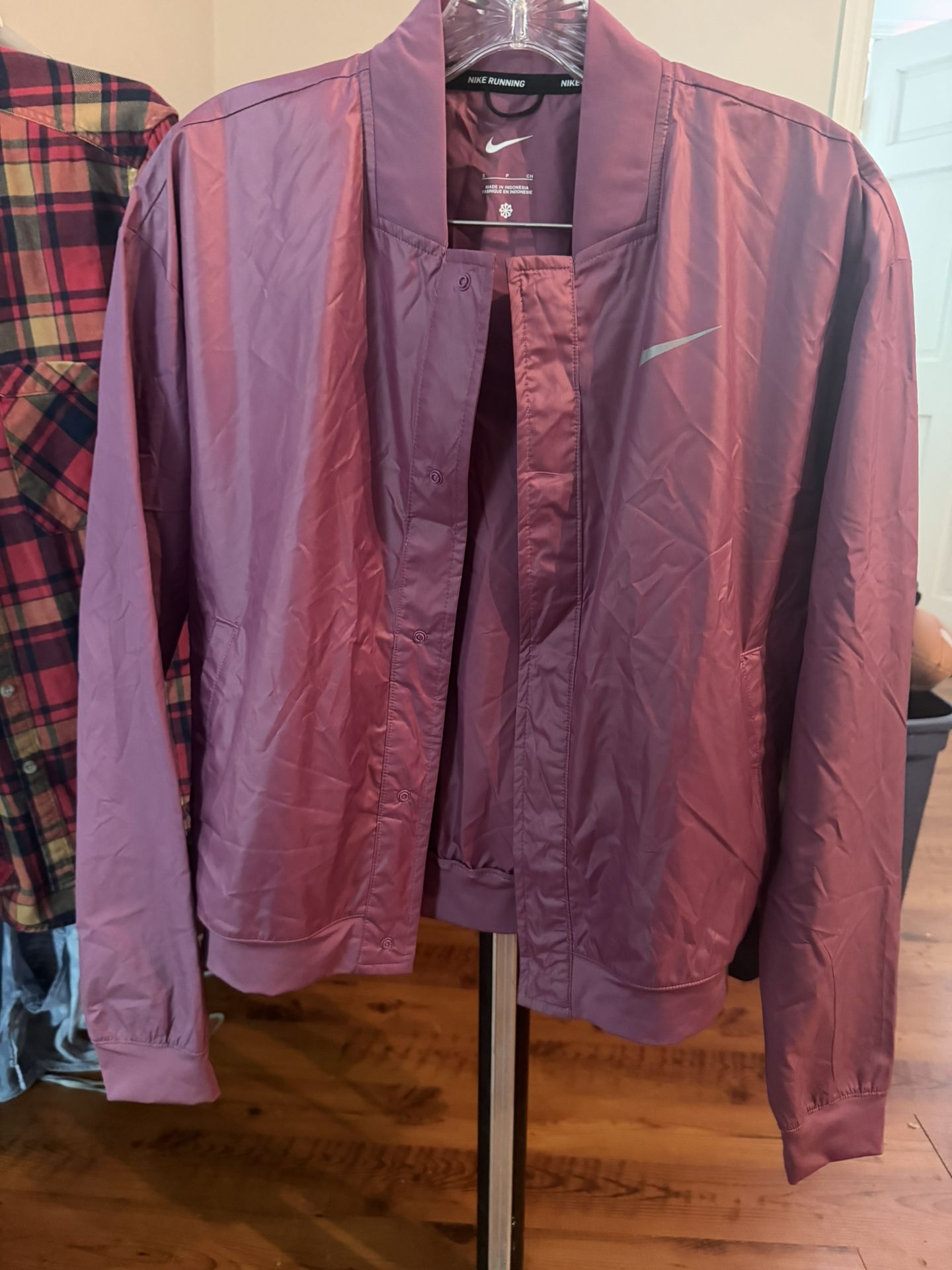 Nike Running Windbreaker Jacket Women’s Purple Lightweight Polyester Size S
