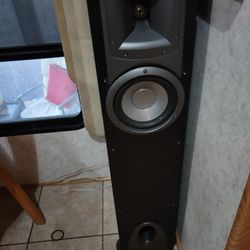 Polk Audio Tower Speakers Like New
