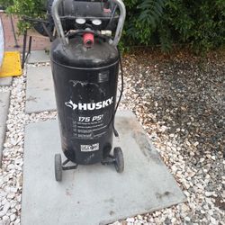 20 Gallon  Air Compressor Husky