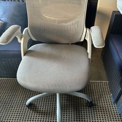 Rolling office chair