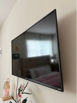 TCL Roku TV 43”