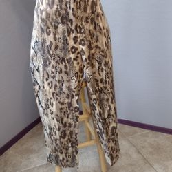 Chico's brown animal print ankle pants size 1(m/8)
97% cotton and 3% elastane
