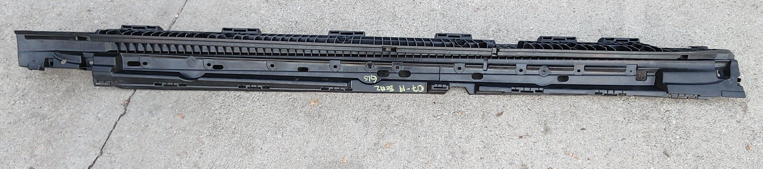 2007 To 2019 MERCEDES BENZ GLS RIGHT PASSENGER RUNNING BOARD CARRIER STEP