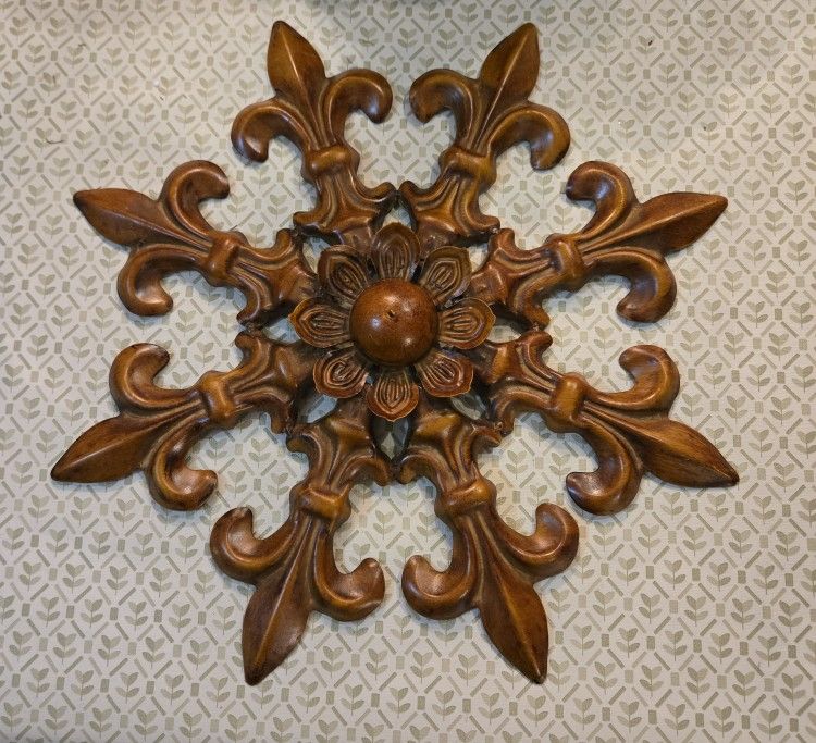 FluerDeLis metal wall plaque