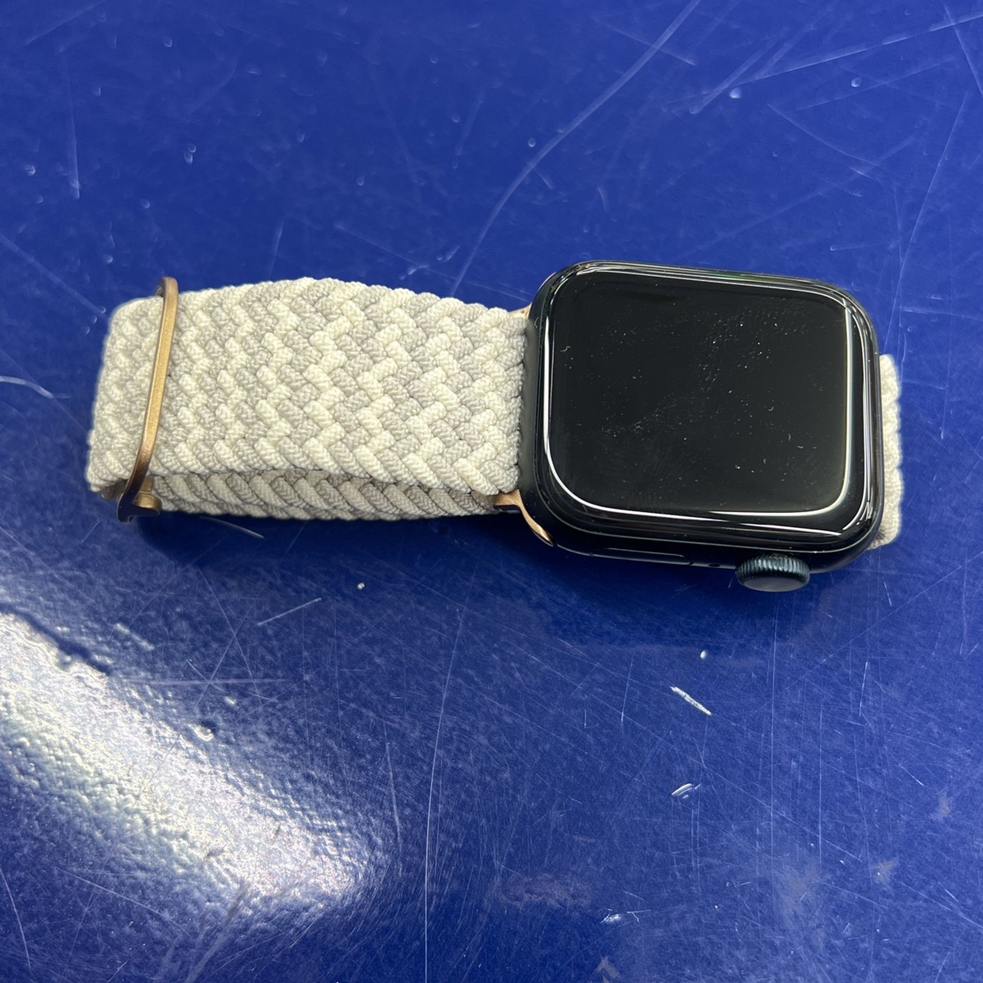 Brand new Apple Watch SE 150 out the door