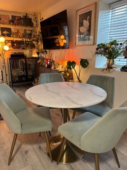 Leilani Dining Table & Chairs