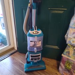 Shark Upright Lift Away Vacuum Cleaner