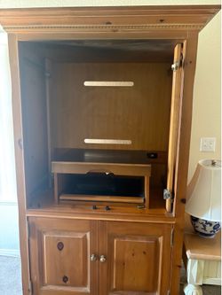 Entertainment center