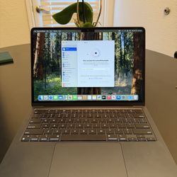 MacBook Air M2 Midnight Blue