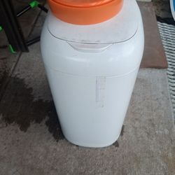 Diaper Trash Bin 