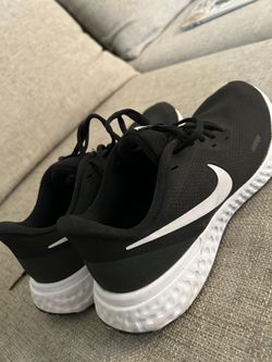 Black Nike Shoes