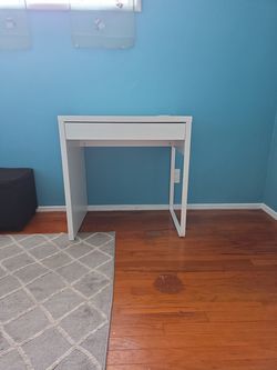 Kids desk and chair