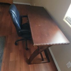 Nice Wood Desk And Chair
