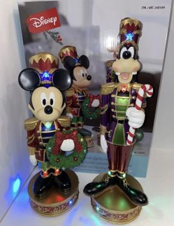 Disney Mickey and Goofy Holiday Nutcrackers - 2 Piece Set new in the box