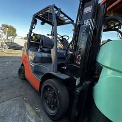 Toyota Forklift Model 8. 5000 Lbs Capacity 