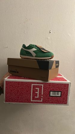 Diadora shoes green