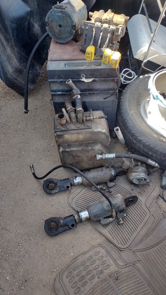 Sweet Hydraulic System Off Of A 12000 Lb Forklift