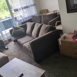 2 Couches For 100