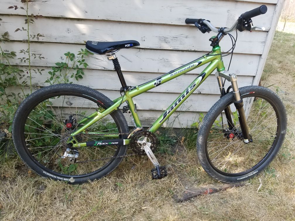 Bicicleta store jamis komodo