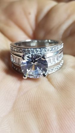 Gorgeous Women's round cut wedding engagement promises ring size 6 7
