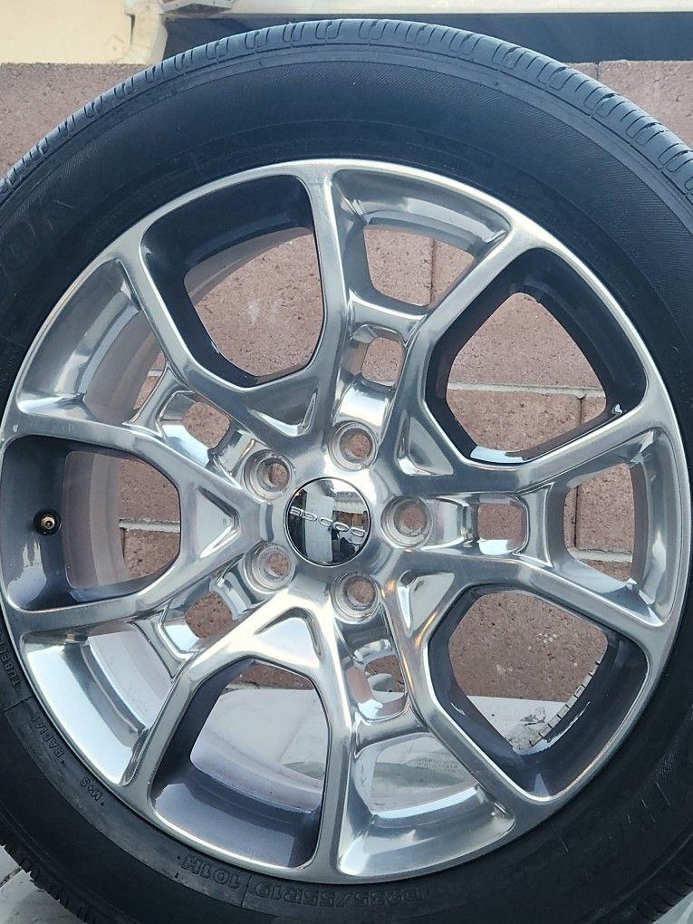 2015-2023 Dodge Charger Wheel Rim Tire OEM 500
