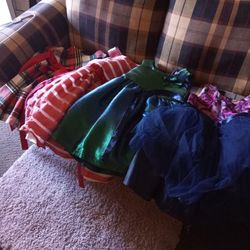Girls Dresses Clean Sizes 12$5.00 Each Theres 4